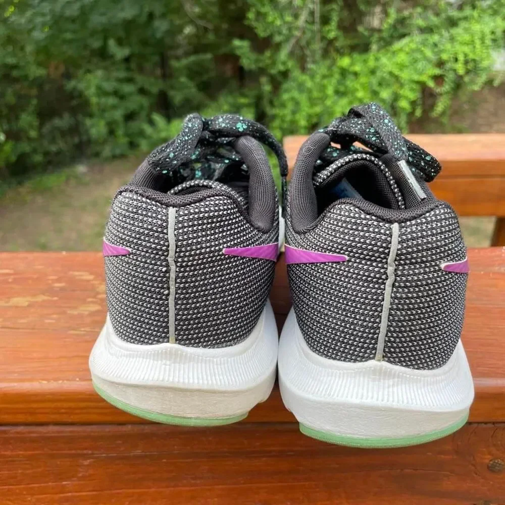 Nike Run Swift Women's 6 Black and Purple Running Sneakers